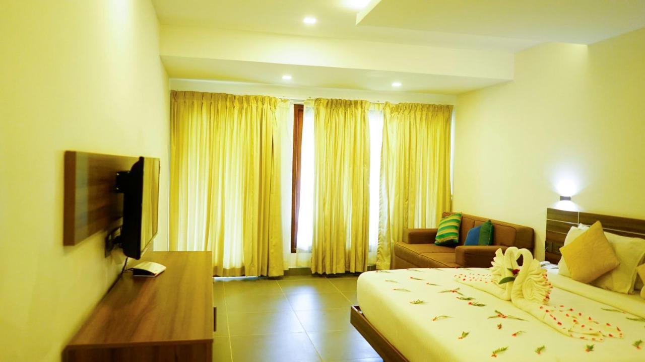Silver Storm Resort Athirappilly Exterior foto