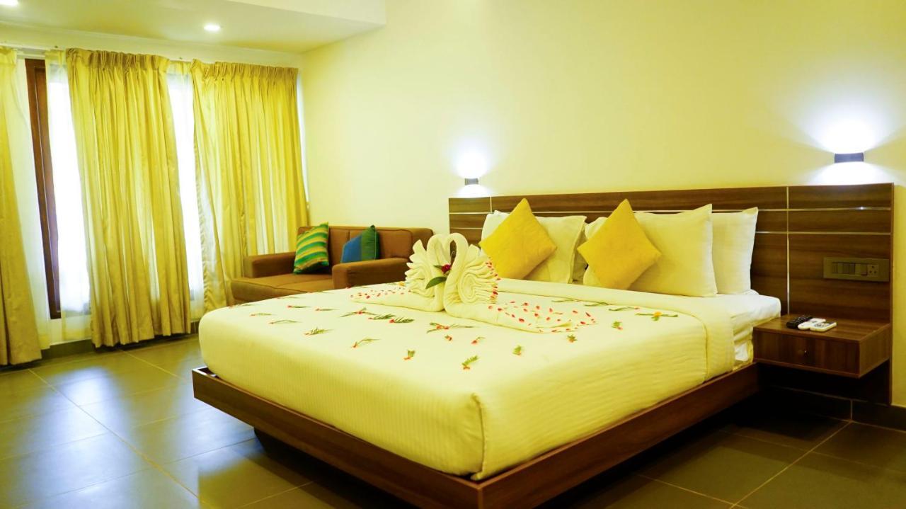 Silver Storm Resort Athirappilly Exterior foto